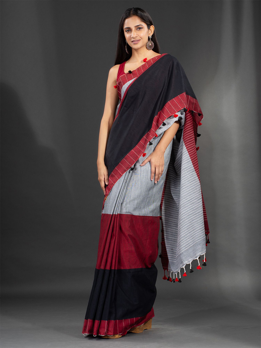 

Charukriti Grey & Red Woven Design Pure Cotton Saree