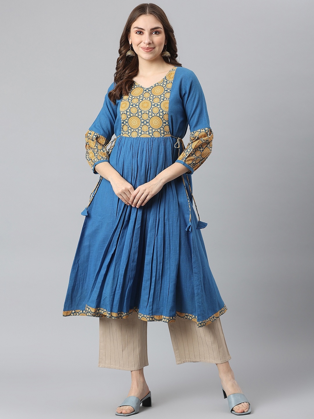 

KALINI Women Blue & Beige Geometric Yoke Design Anarkali Kurta