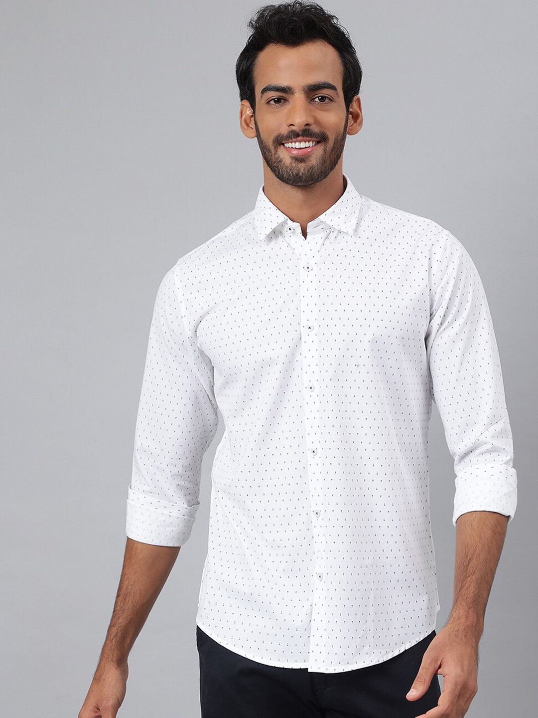 

MR BUTTON Men White Smart Slim Fit Printed Formal Shirt