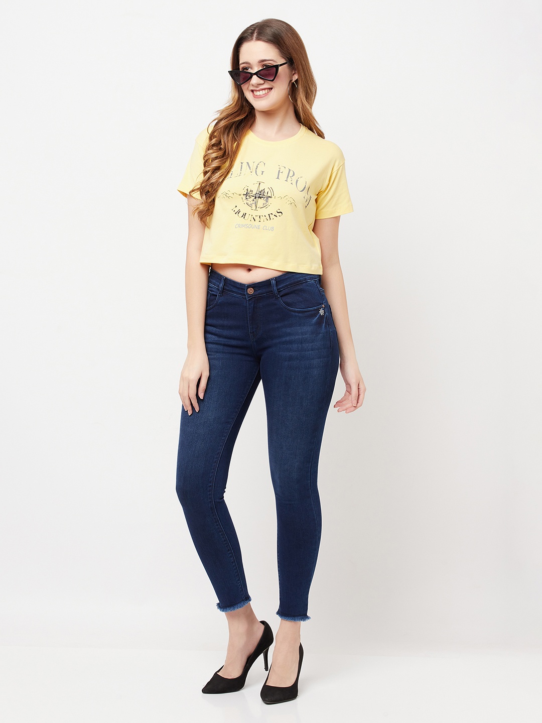 

Crimsoune Club Women Yellow & Black Printed Slim Fit Crop T-shirt