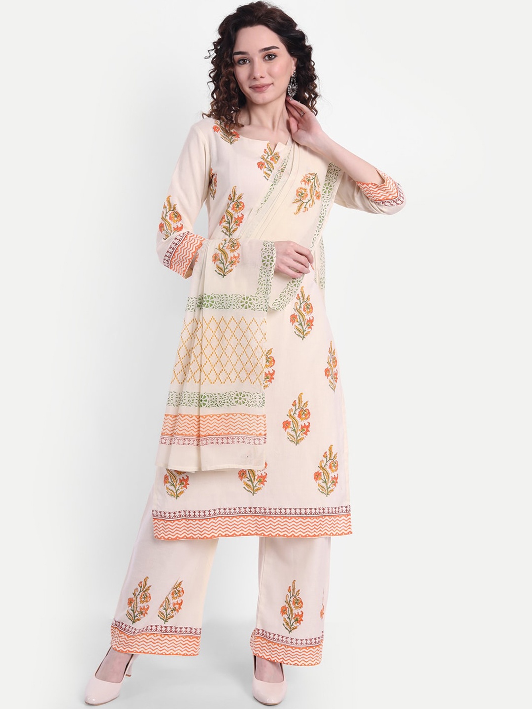 

Wyfees Women Off White Floral Printed Pure Cotton Kurta with Palazzos & With Dupatta