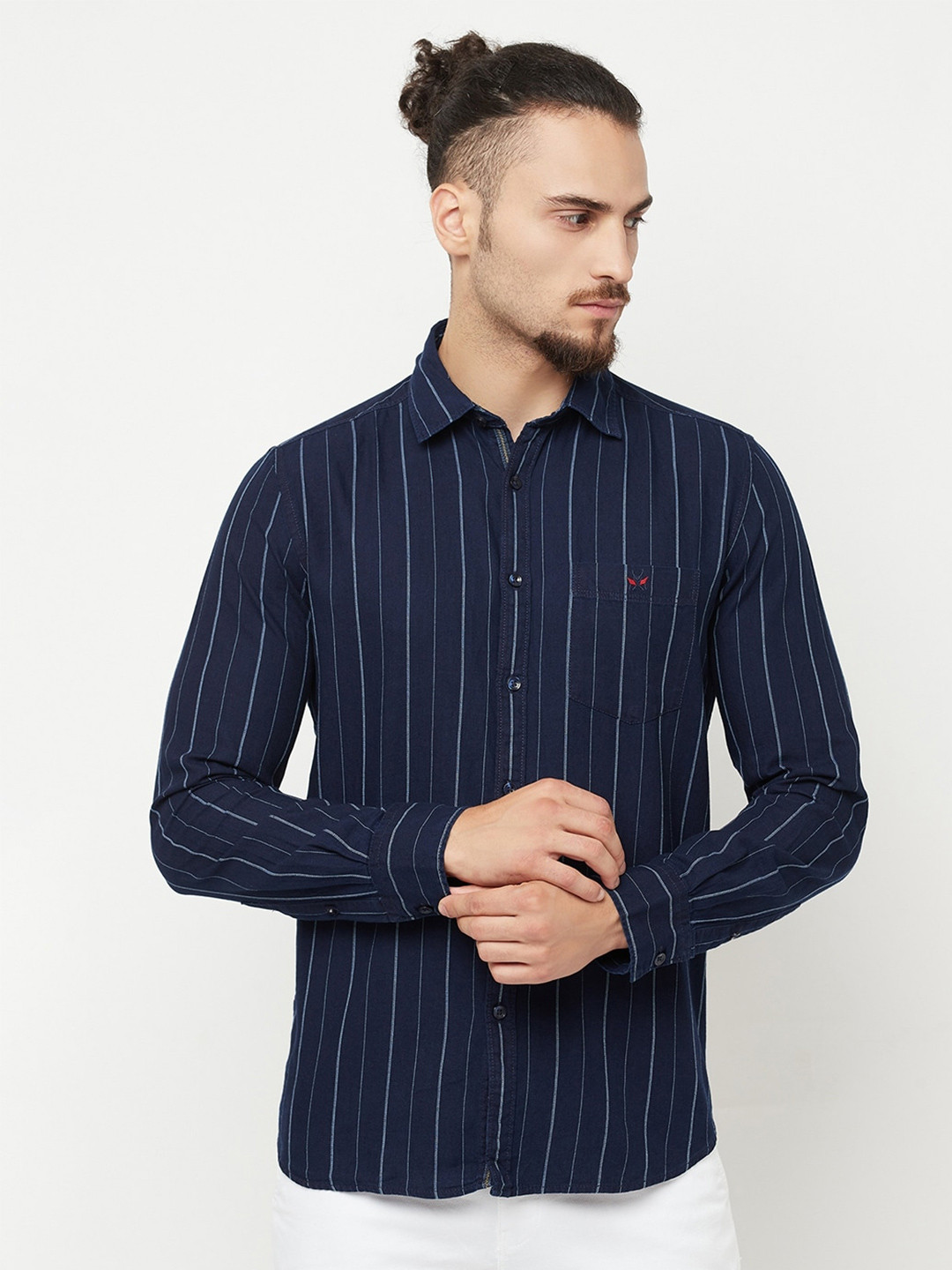 

Crimsoune Club Men Navy Blue Striped Slim Fit Cotton Casual Shirt