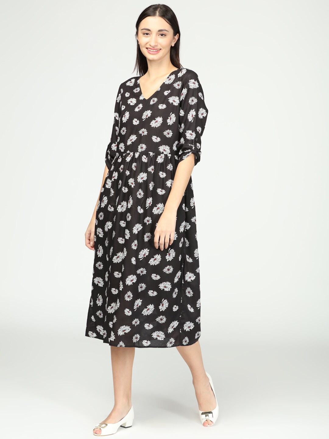 

IDK Black & White Floral Printed Fit & Flare Midi Dress