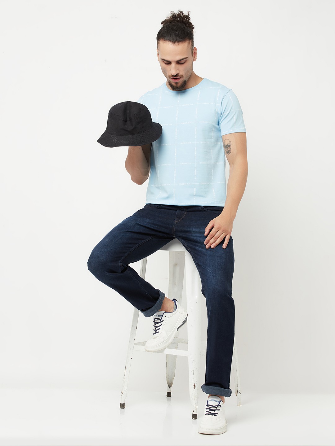 

Crimsoune Club Men Blue Checked Slim Fit Cotton Outdoor T-shirt