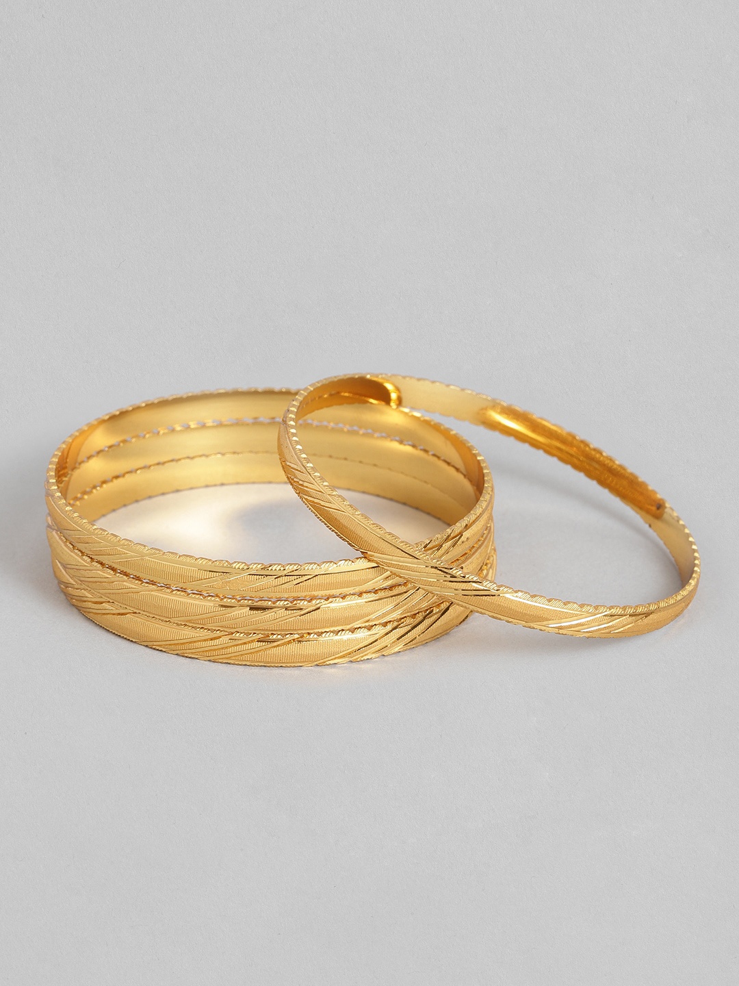 

AccessHer Set Of 4 Gold-Plated Bangles