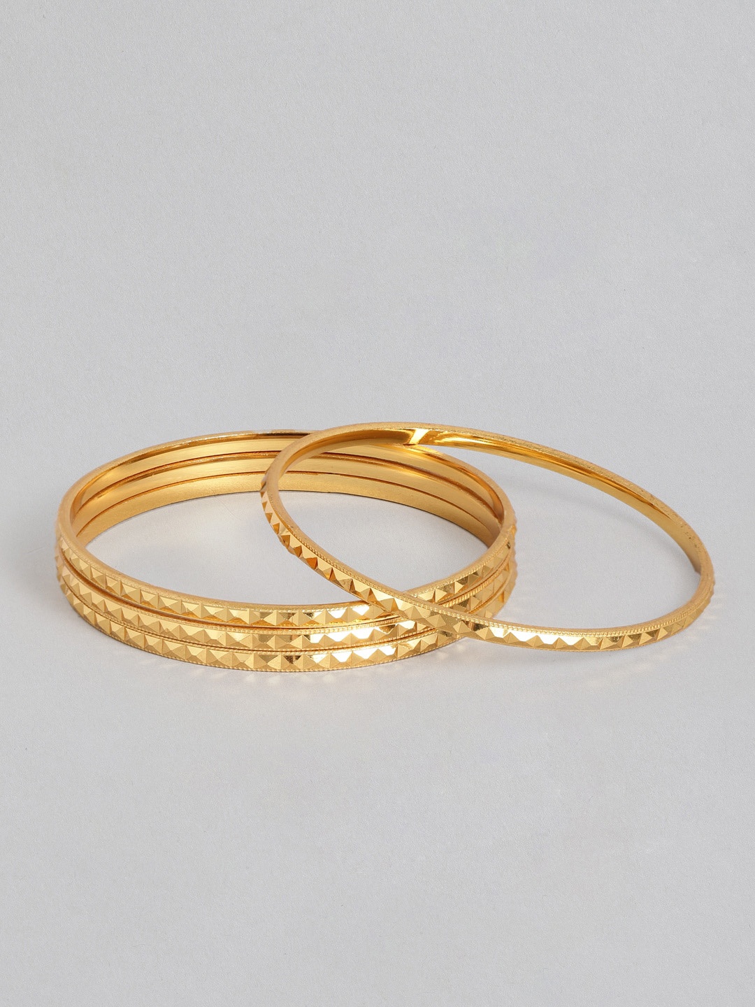 

AccessHer Set Of 4 Gold-Plated Bangles