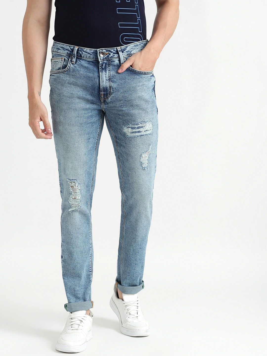

United Colors of Benetton Men Blue Skinny Fit Mildly Distressed Light Fade Jeans