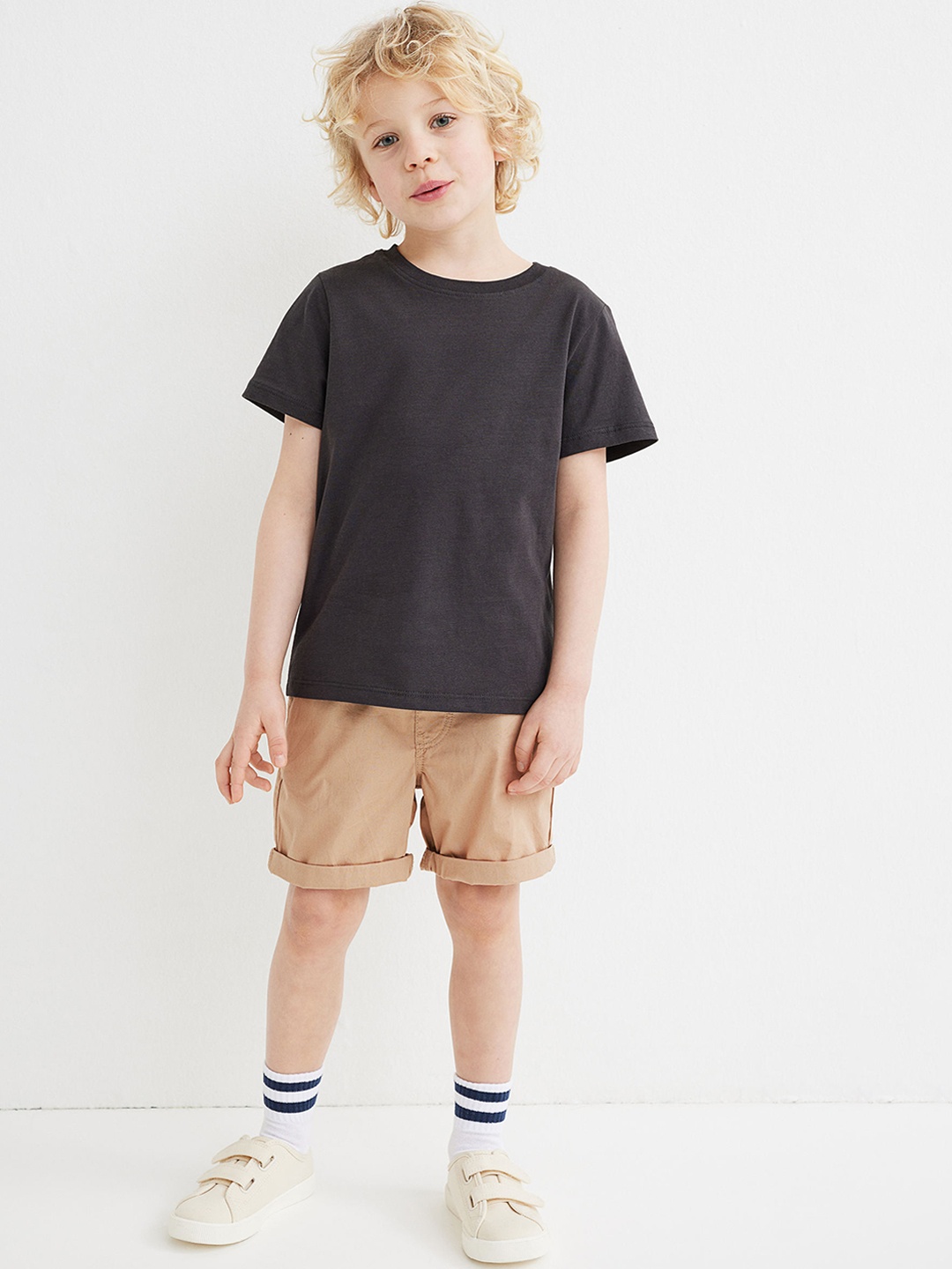 

H&M Boys Beige Cotton Shorts