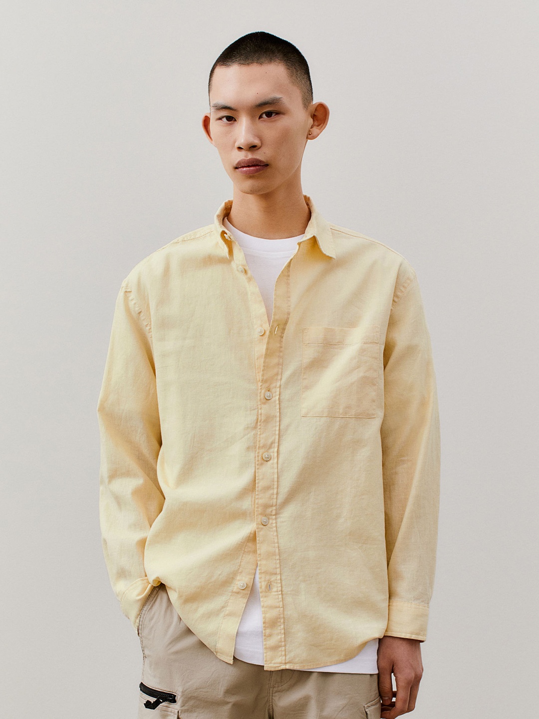 

H&M Men Yellow Relaxed Fit Linen-Blend Shirt