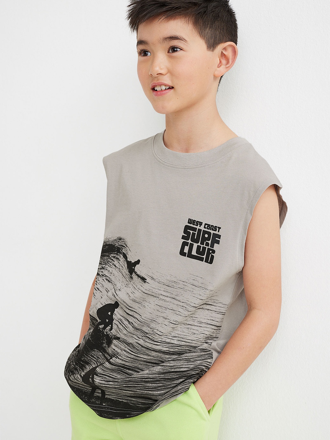 

H&M Boys Grey Printed Sleeveless T-Shirt