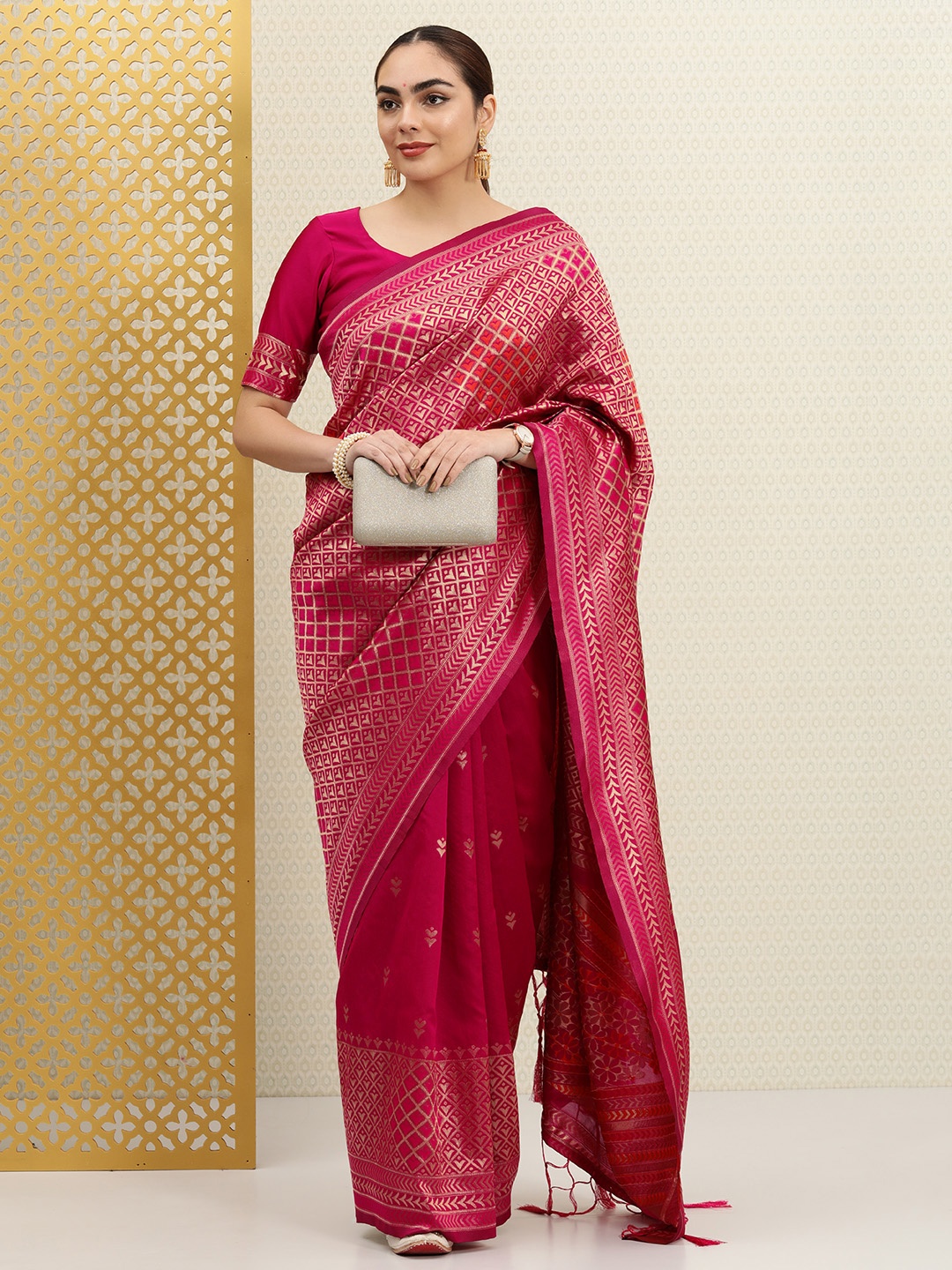 

House of Pataudi Pink & Gold-Toned Ethnic Motifs Zari Silk Blend Banarasi Saree