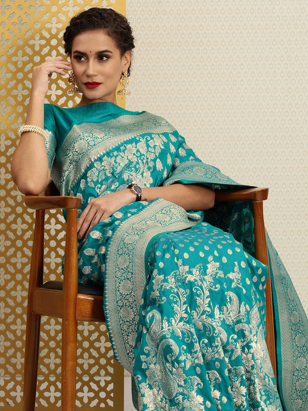 

House of Pataudi Teal & Gold-Toned Ethnic Motifs Zari Silk Blend Banarasi Saree