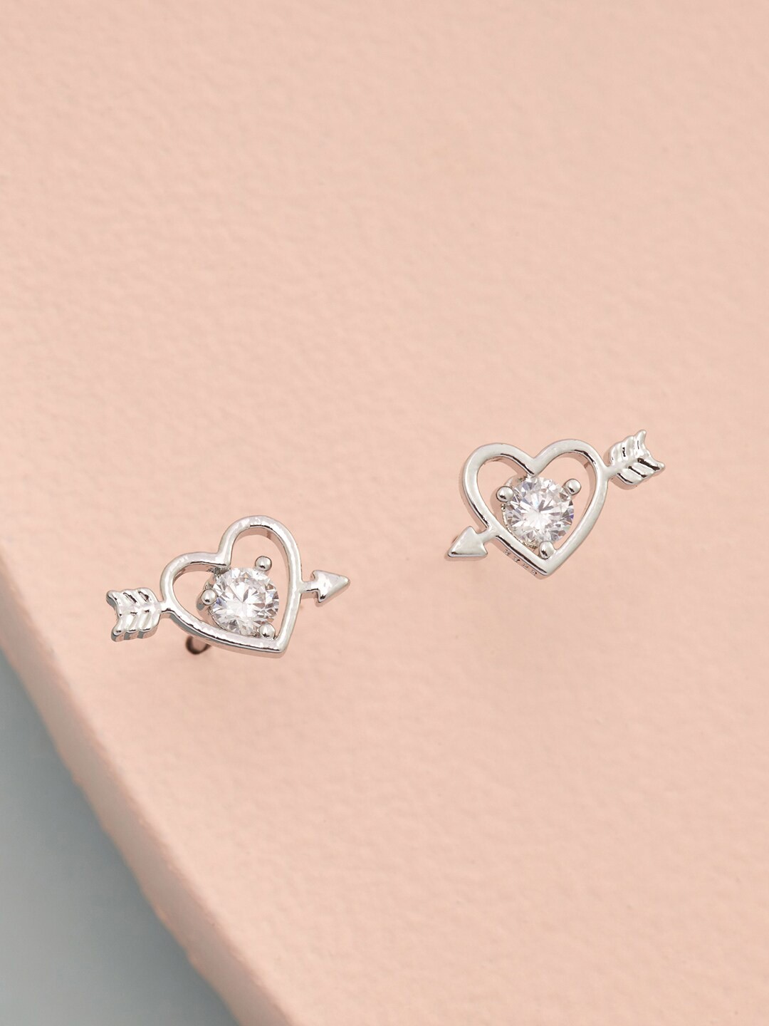 

Kushal's Fashion Jewellery Silver-Toned & White Heart Shaped Studs Earrings