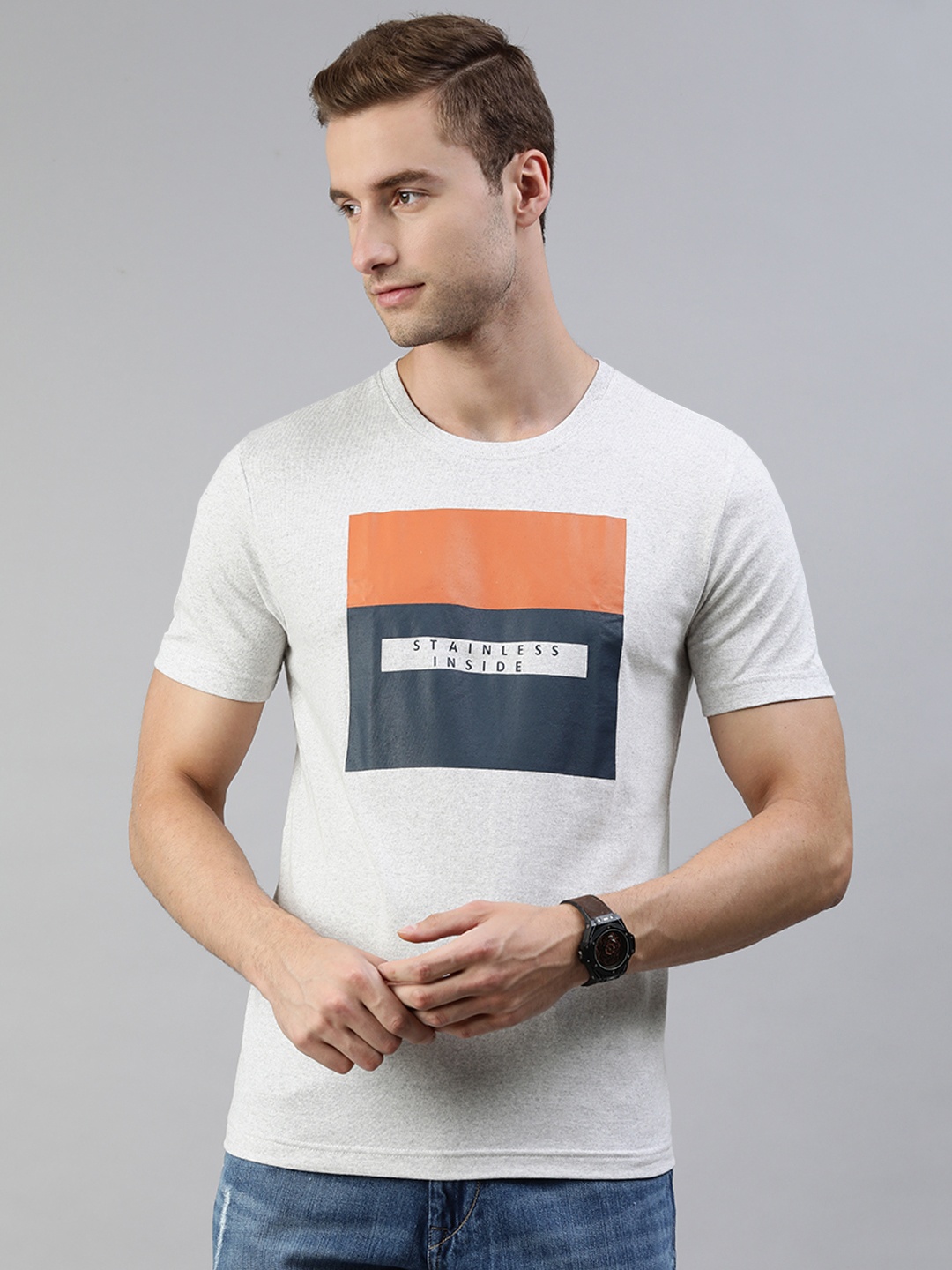 

Huetrap Men White & Navy Blue Printed Pure Cotton T-shirt