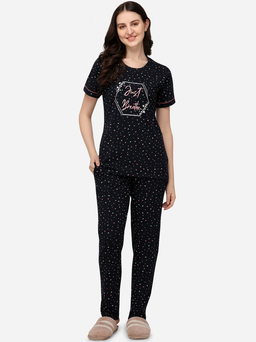 

Lenissa Women Black & Peach-Coloured Pure Cotton Printed Night suit