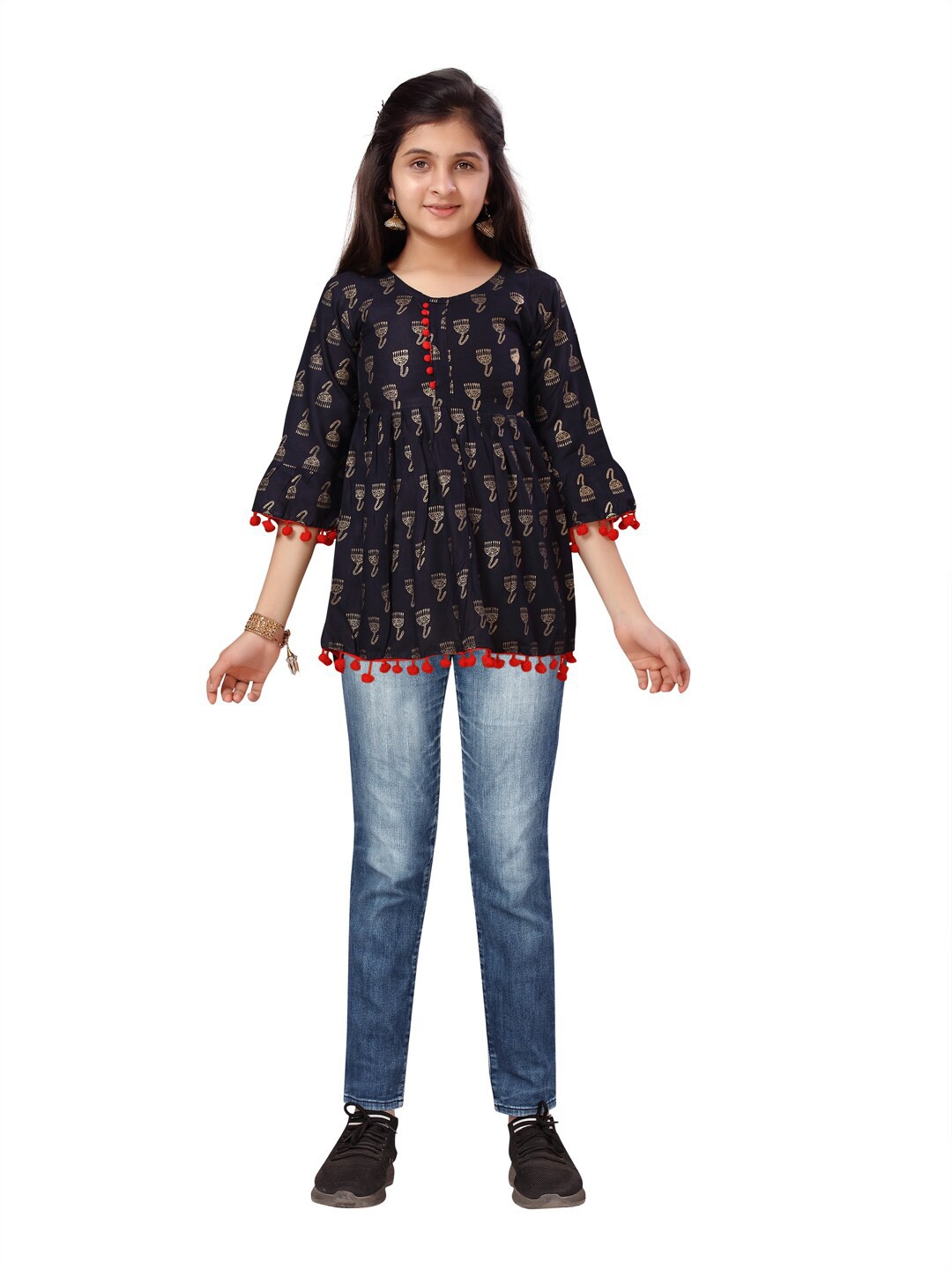 

Aarika Navy Blue & Gold-Toned Floral Printed Cotton Top