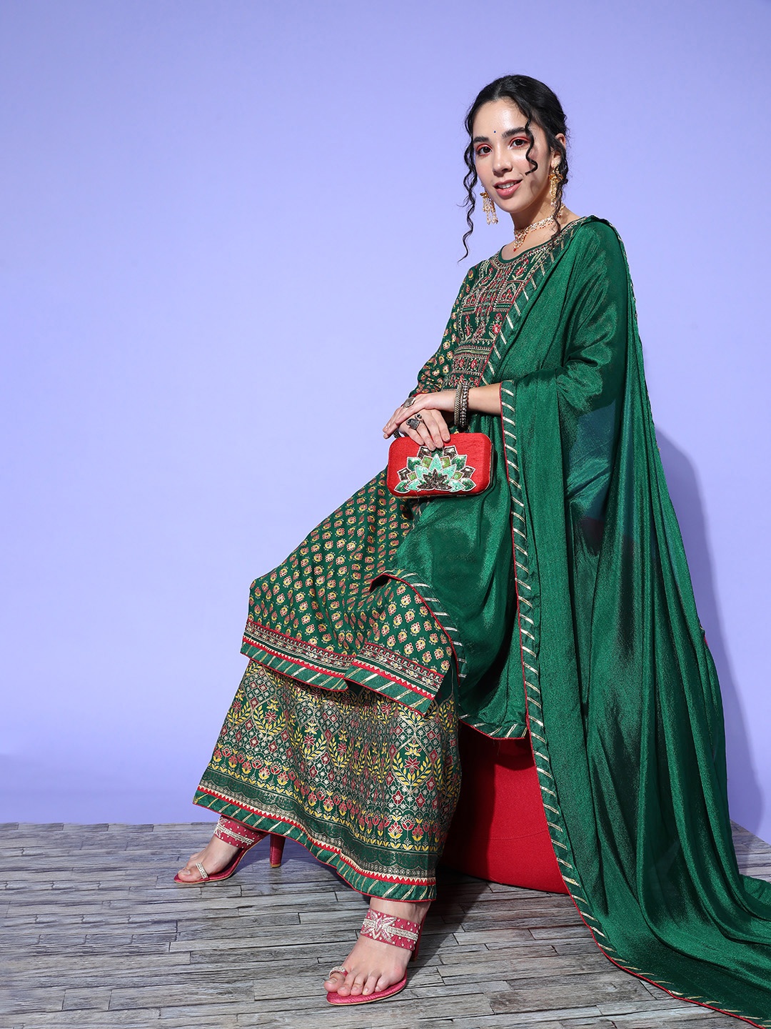 

Kvsfab Women Geometric Viscose Rayon Print Parade Kurta Set, Green