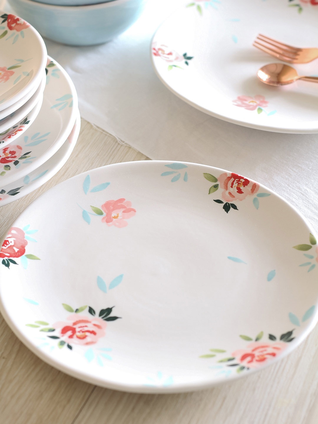 

The Wishing Chair White & Red Printed Stoneware Glossy Plates Set Of 4