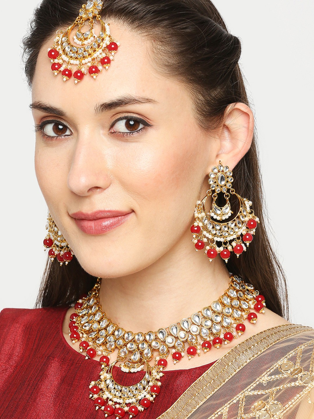 

OOMPH Gold-Toned & White Kundan-Studded & Beaded Jewellery Set