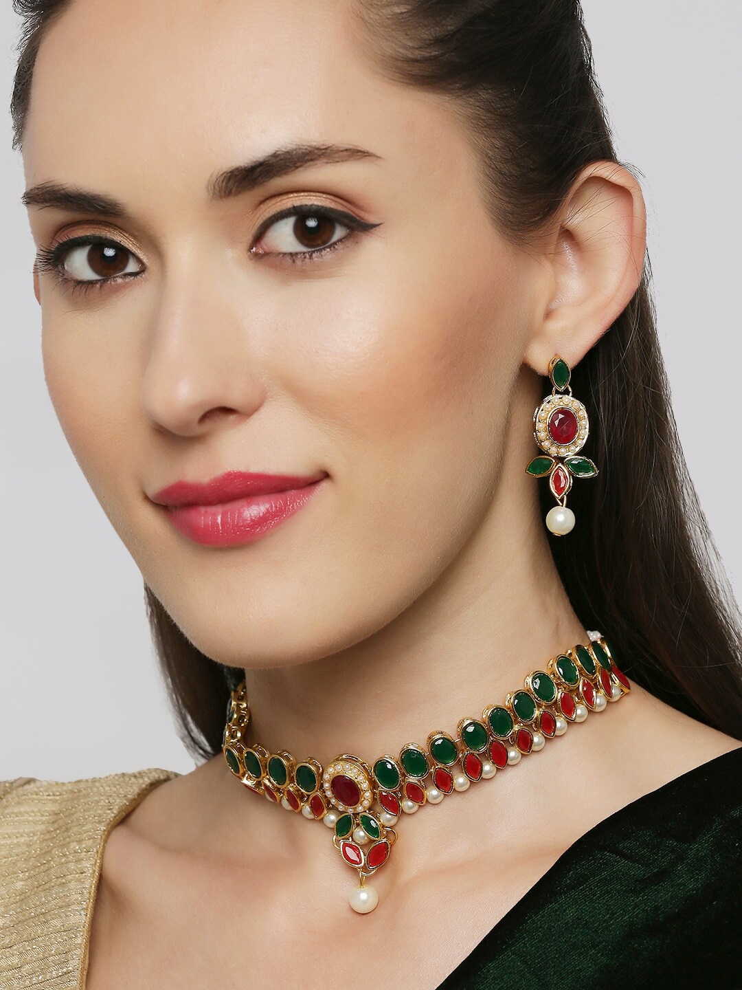 

OOMPH Gold-Toned & Red Kundan Stone-Studded Ethnic Jewellery Set