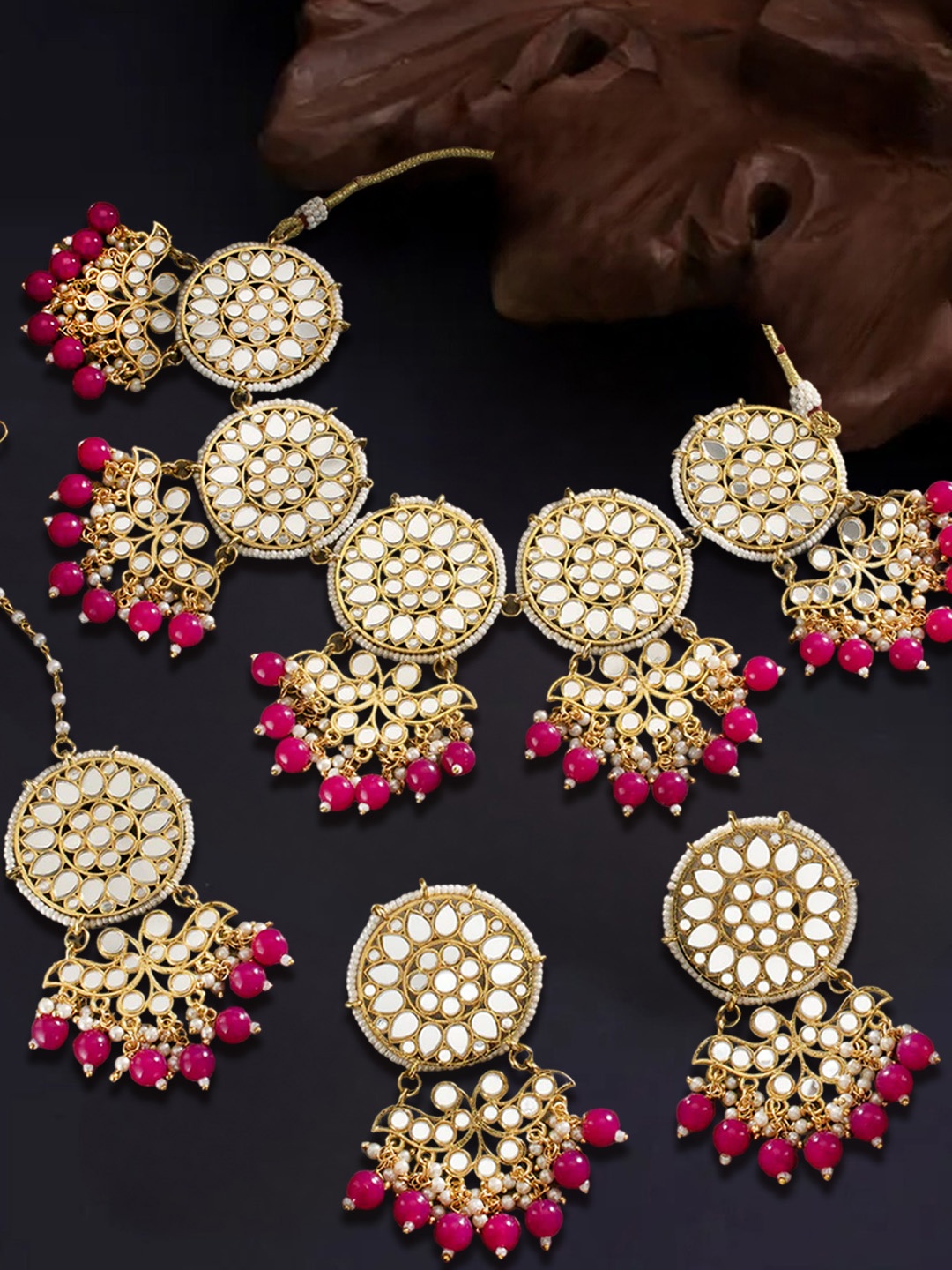 

OOMPH Gold-Toned, White & Pink Kundan Studded & Pearl Beaded Jadau Jewellery Set