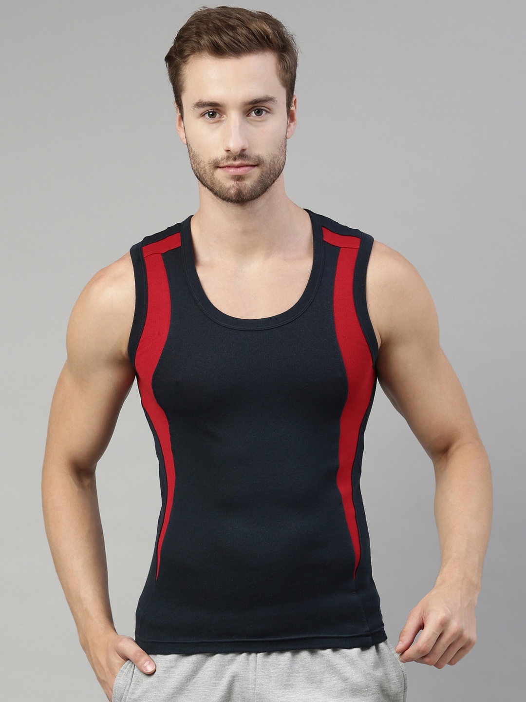 

DIXCY SCOTT Men Black & Red Solid Pure Cotton Gym Vest