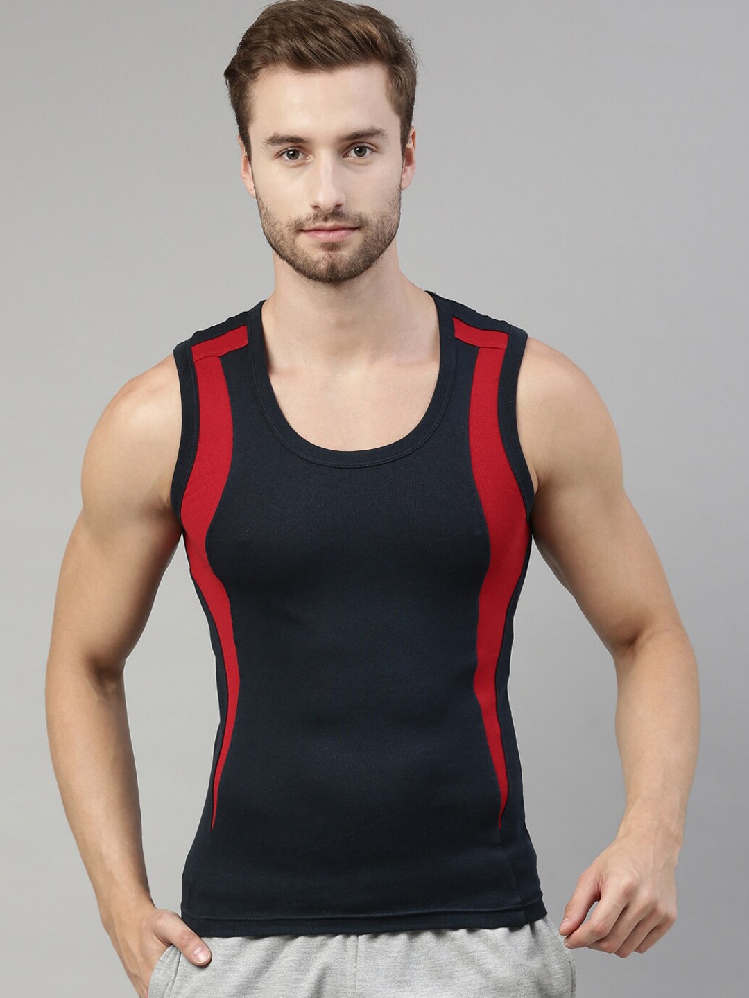 

DIXCY SCOTT Men Black & Red Solid Combed Cotton Gym Vests