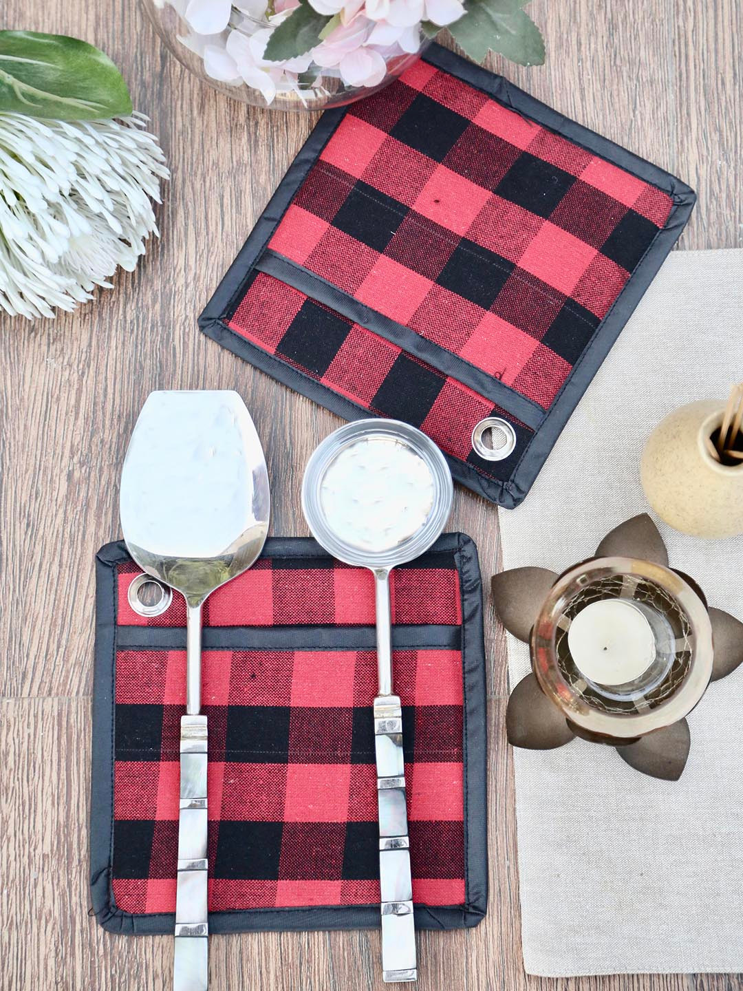 

My Gift Booth Set of 2 Red & Black Checked Pot Holder