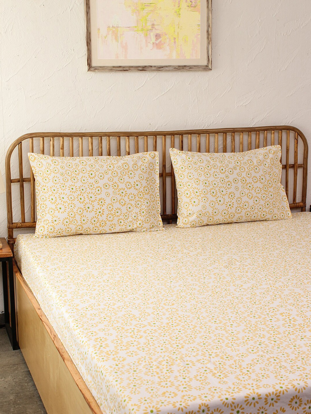 

House This White & Yellow Floral 180 TC Cotton Queen Bedsheet with 2 Pillow Covers
