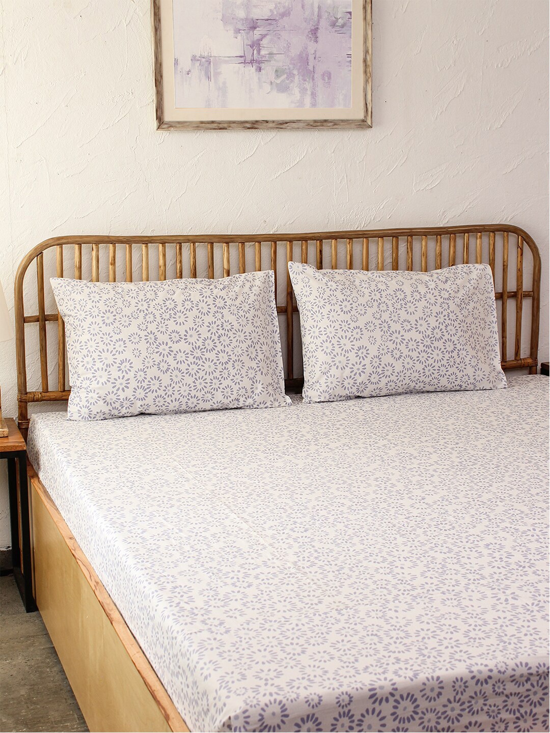 

House This White & Purple Floral 180 TC Cotton Queen Bedsheet with 2 Pillow Covers