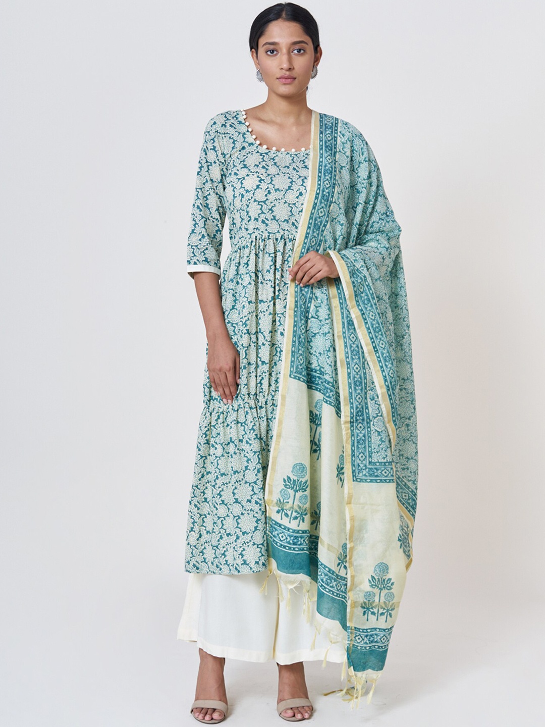 

SHRINKHLA Women Cream-Coloured Floral Printed Empire Pure Cotton Kurta with Palazzos
