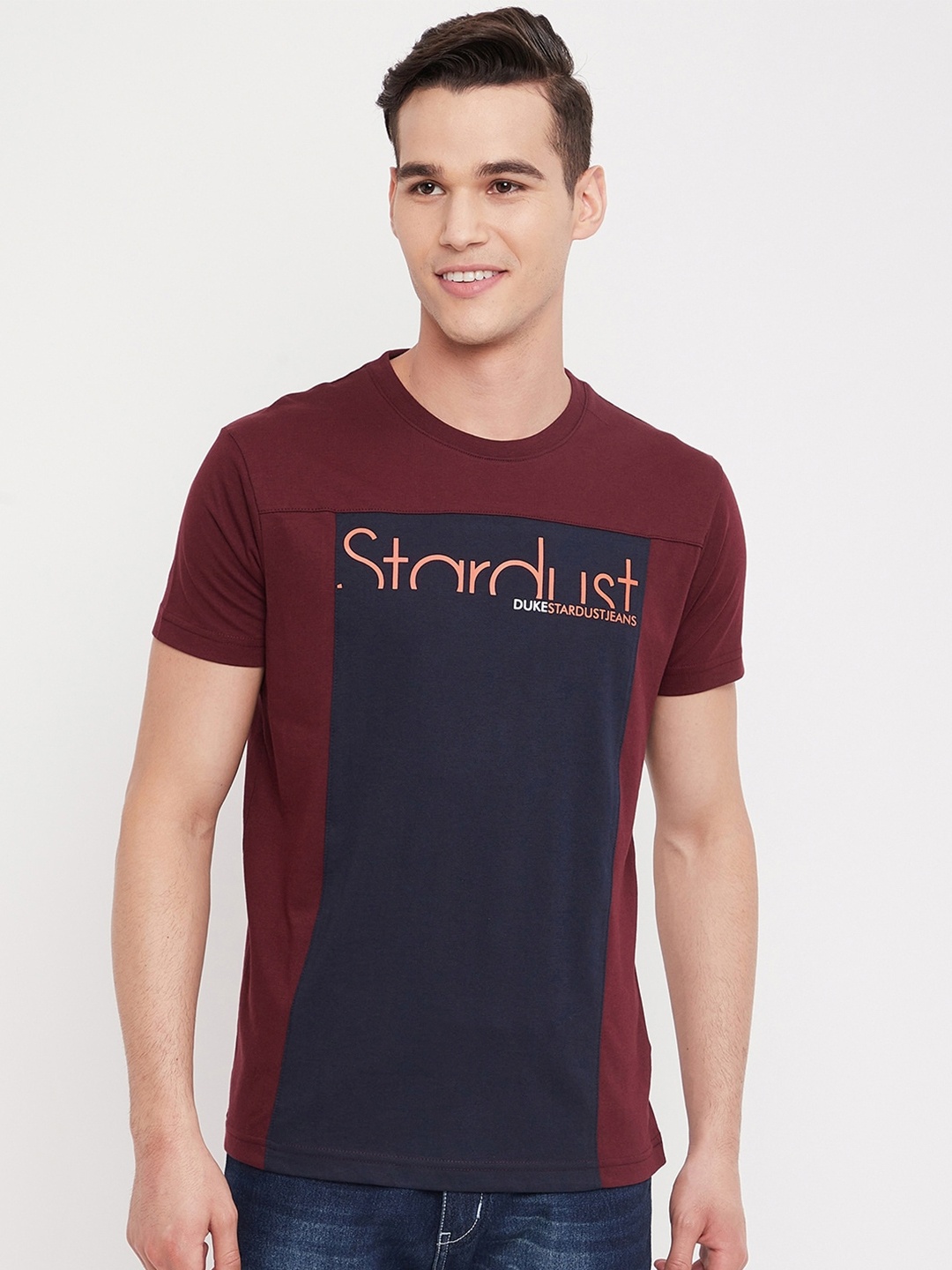 

Duke Men Maroon & Navy Blue Colourblocked Slim Fit T-shirt