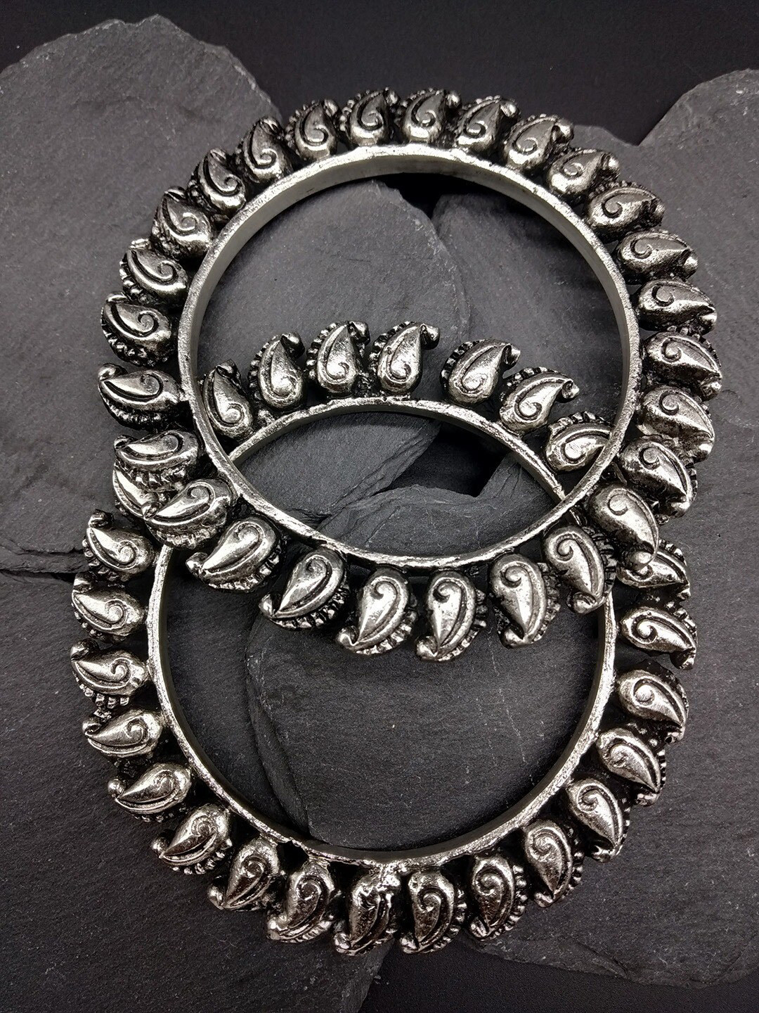 

Fida Set Of 2 Oxidised Silver-Plated Kada Bangles