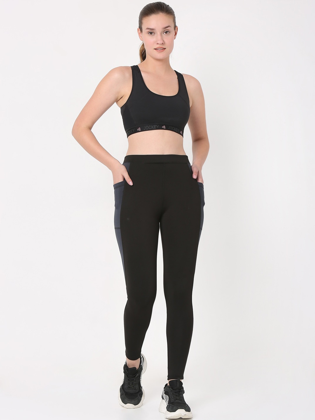 

Smarty Pants Women Black Solid Tights