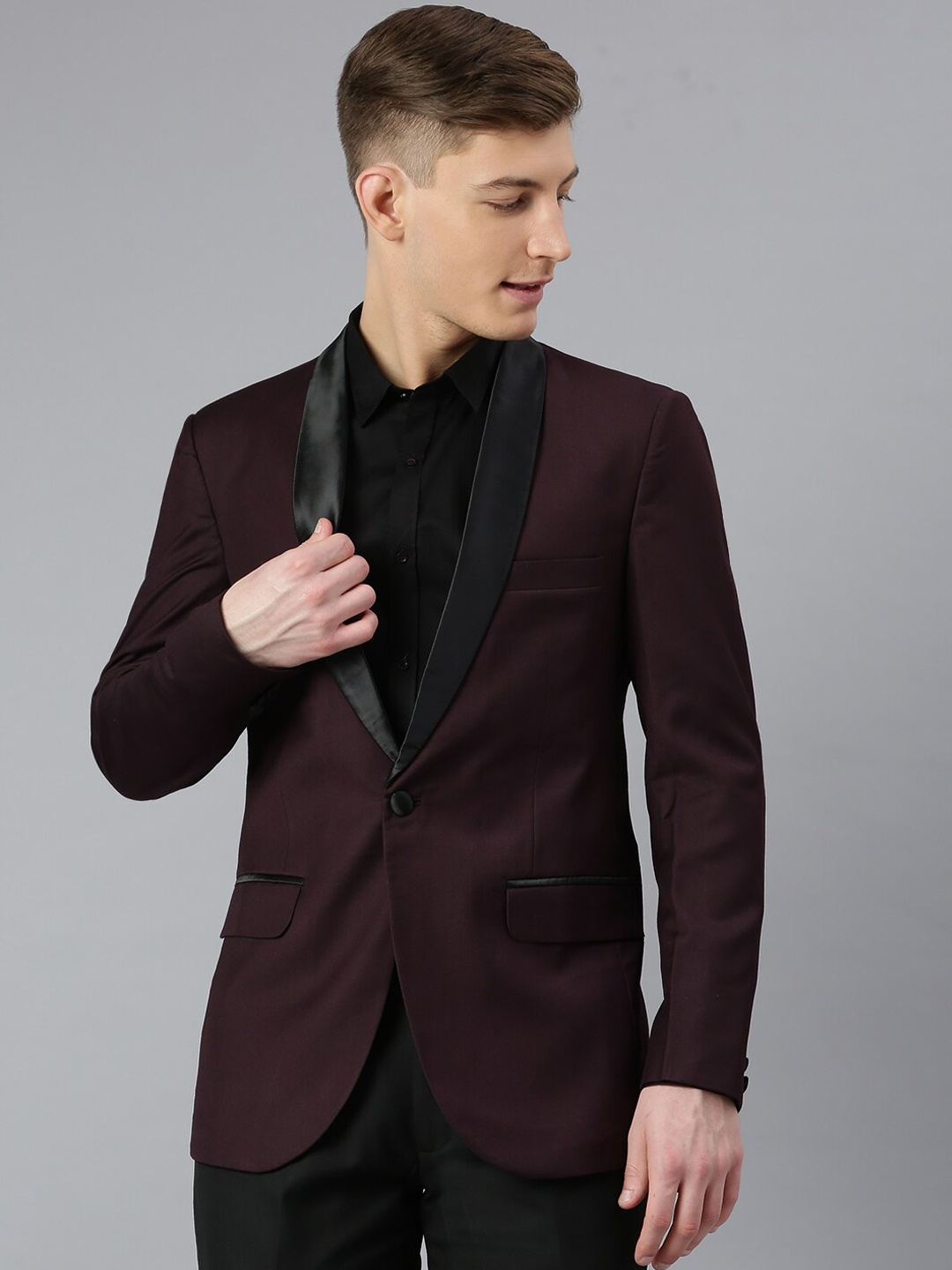 

MR BUTTON Men Maroon Solid Single-Breasted Blazers