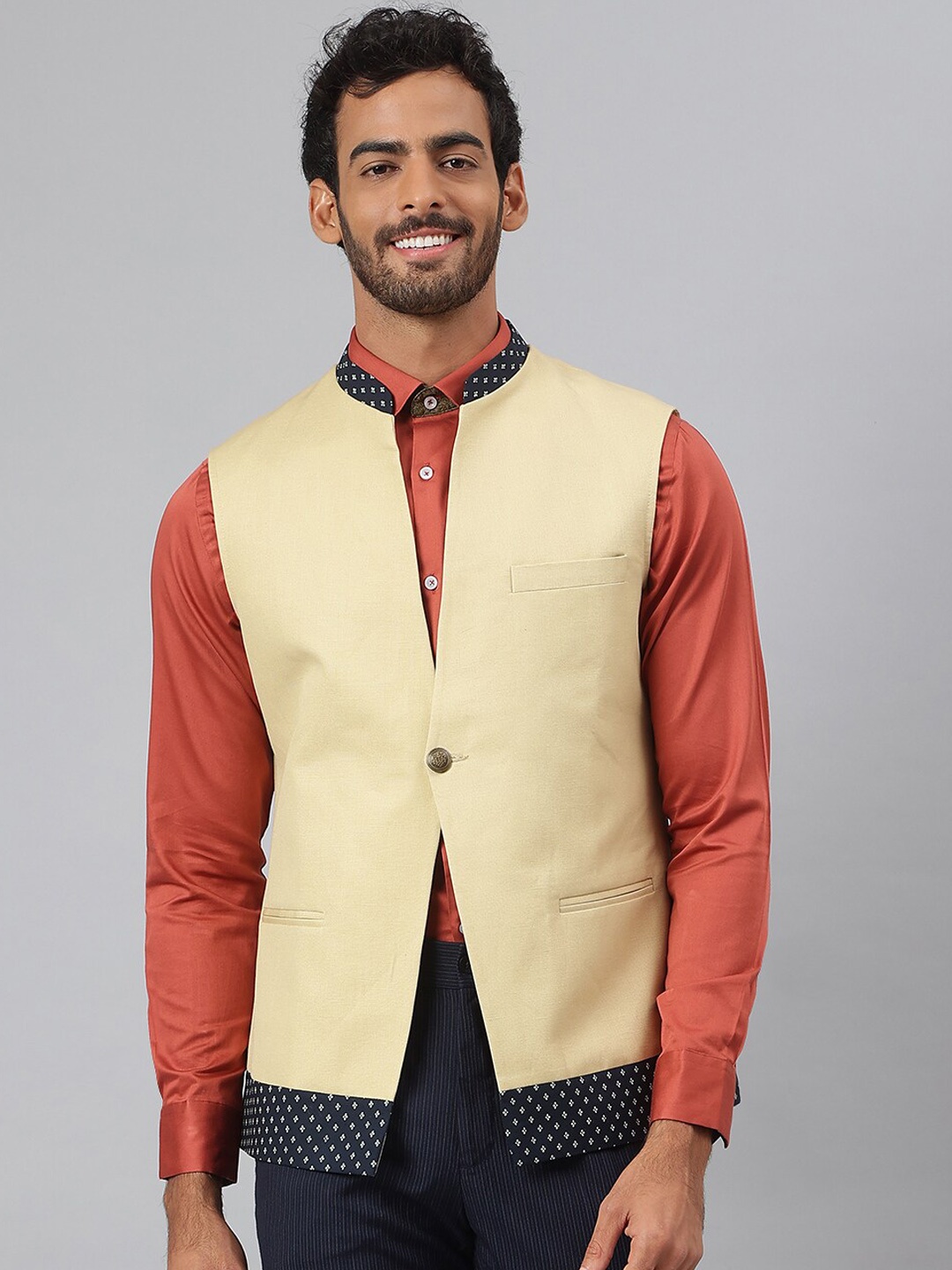 

MR BUTTON Men Beige Solid Slim Fit Woven Nehru Jackets