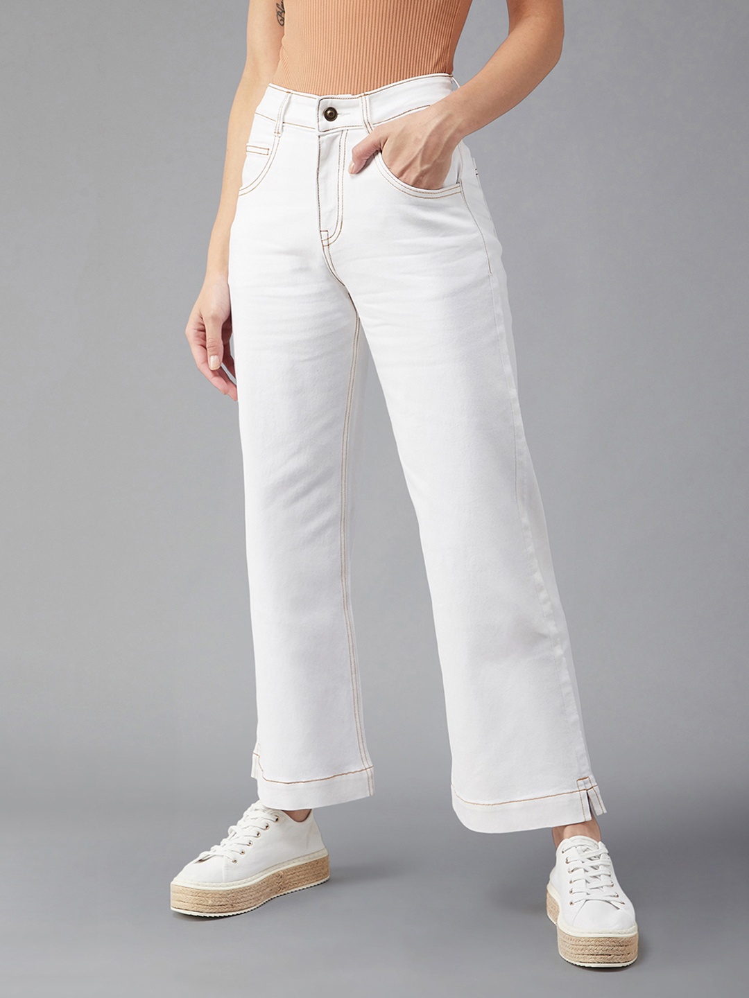 

DOLCE CRUDO Women White Clean Look Stretchable Wide Leg Jeans