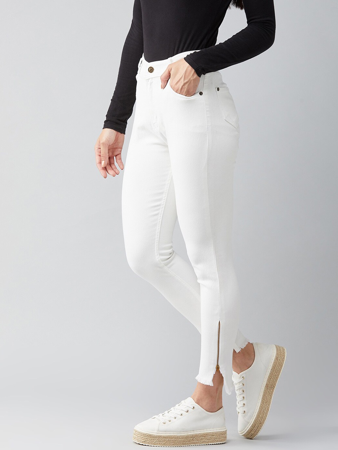 

DOLCE CRUDO Women White Skinny Fit High-Rise Stretchable Jeans