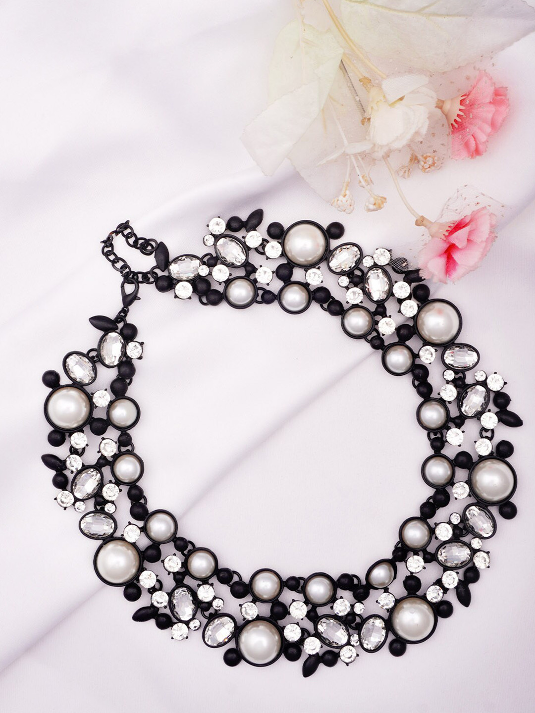 

Ferosh Black & White Choker Necklace
