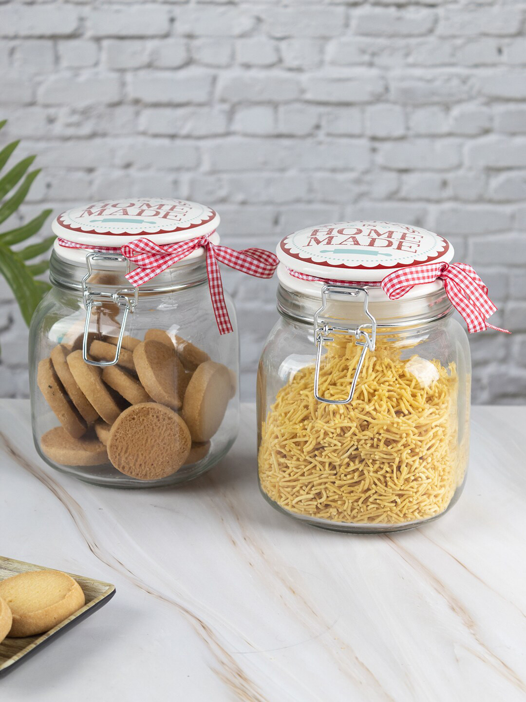 

MARKET99 Set Of 2 Red & Transperant Solid Glass Jar