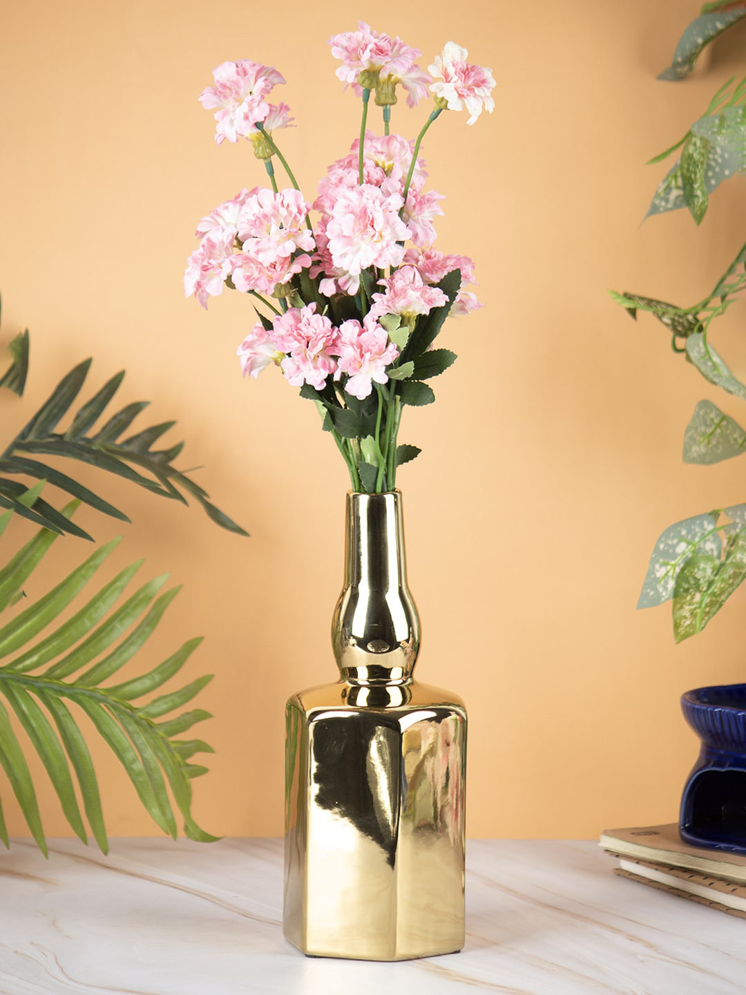

MARKET99 Gold-Toned Solid Bottle Shaped Ceramic Flower Vase