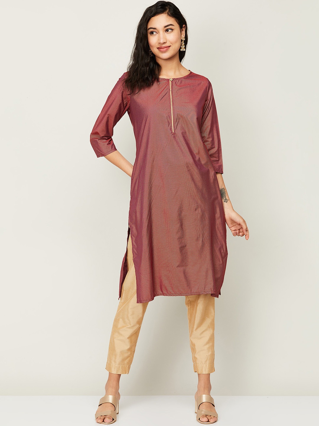 

Melange by Lifestyle Women Maroon Keyhole Neck Kurta