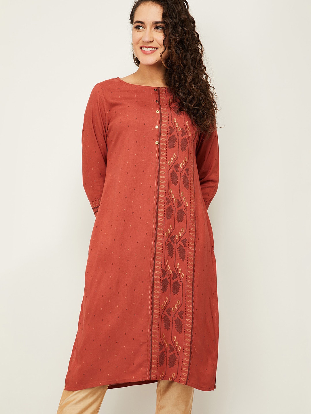

Melange by Lifestyle Women Coral Ethnic Motifs Embroidered Thread Work Kurta
