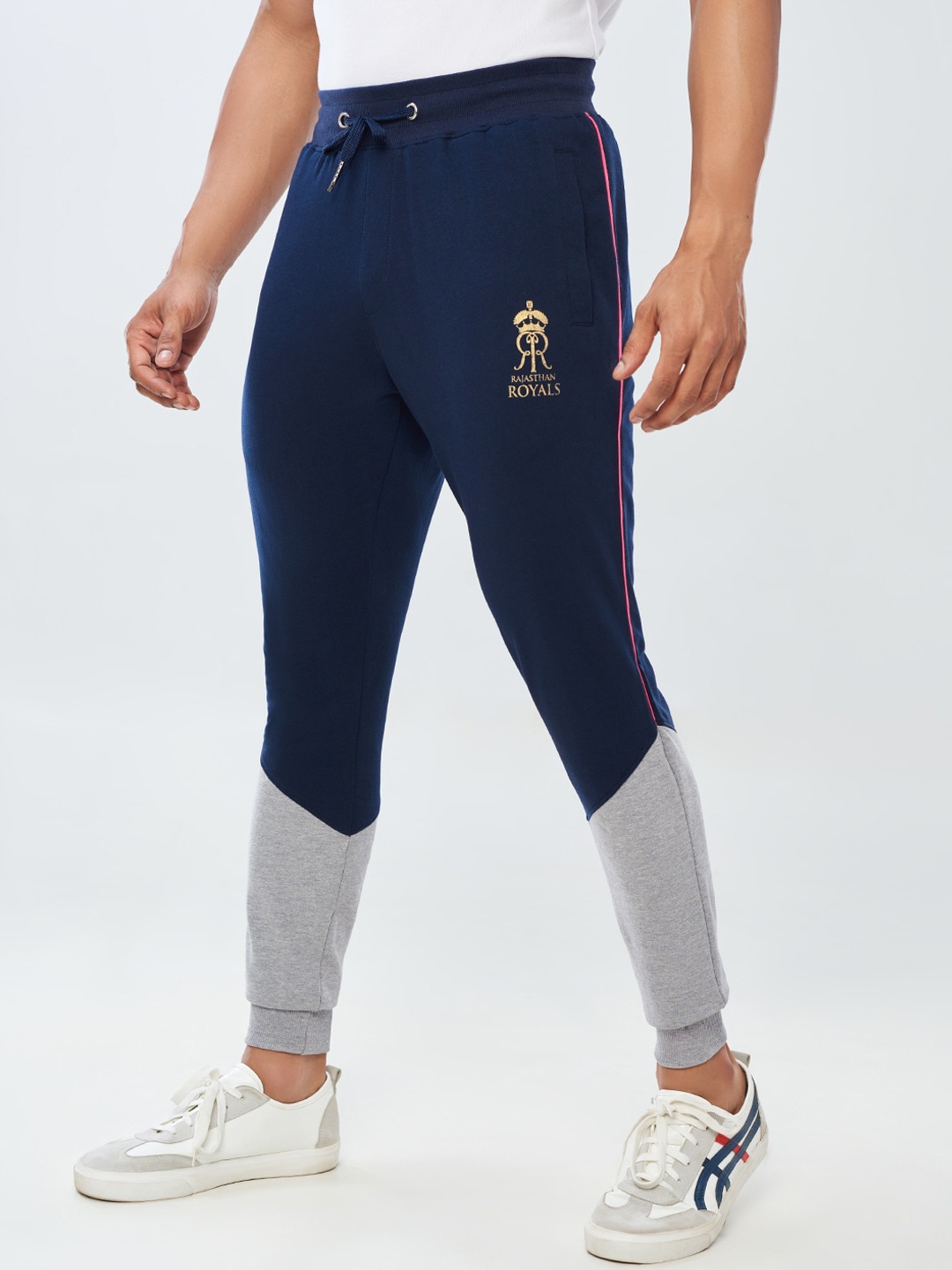 

The Souled Store Men Multi Colored Solid Joggers, Navy blue