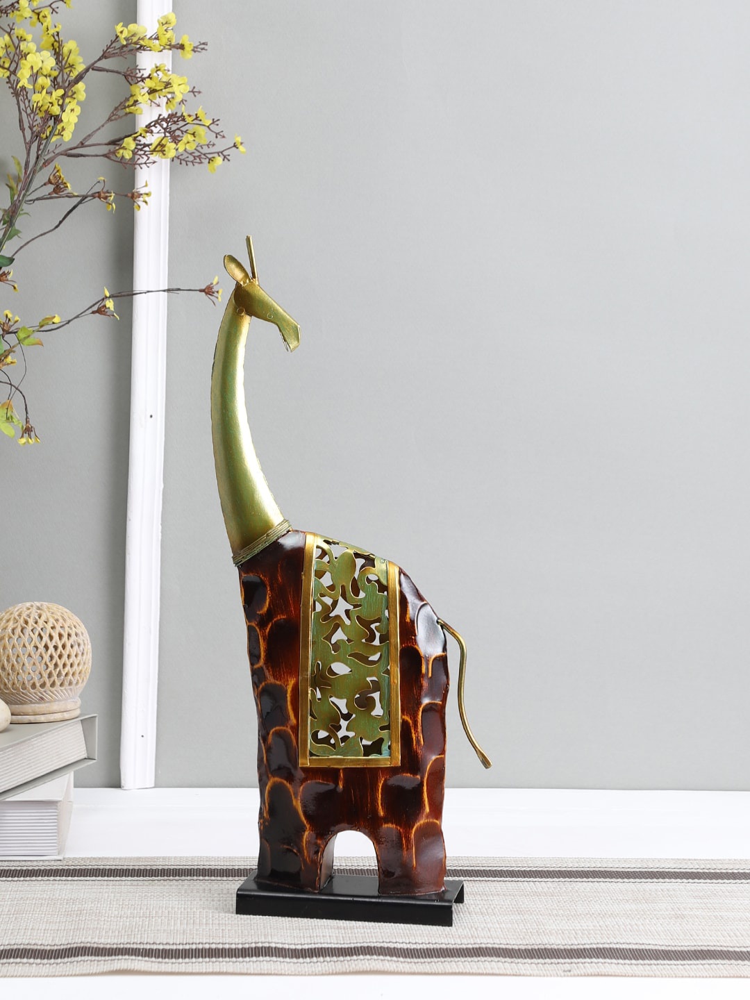 

Aapno Rajasthan Red & Gold-Toned Giraffe Shaped Figurine Showpieces