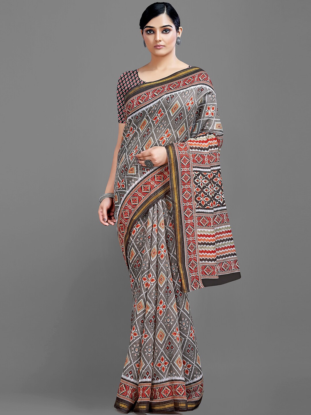 

HRITIKA Brown & White Bandhani Zari Bandhani Saree