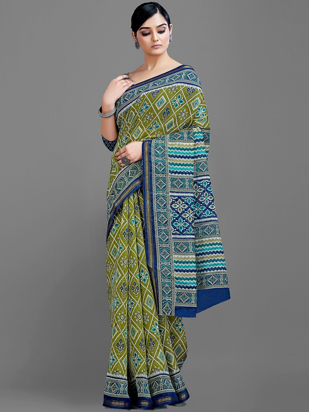 

HRITIKA Green & Blue Bandhani Zari Bandhani Printed Saree