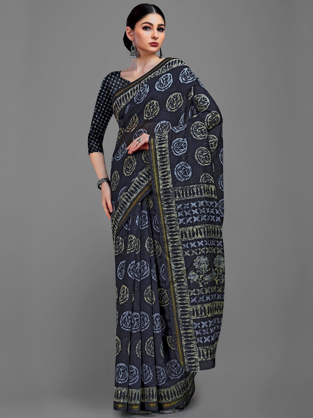 

HRITIKA Black & Golden Batik Zari Block Print Saree