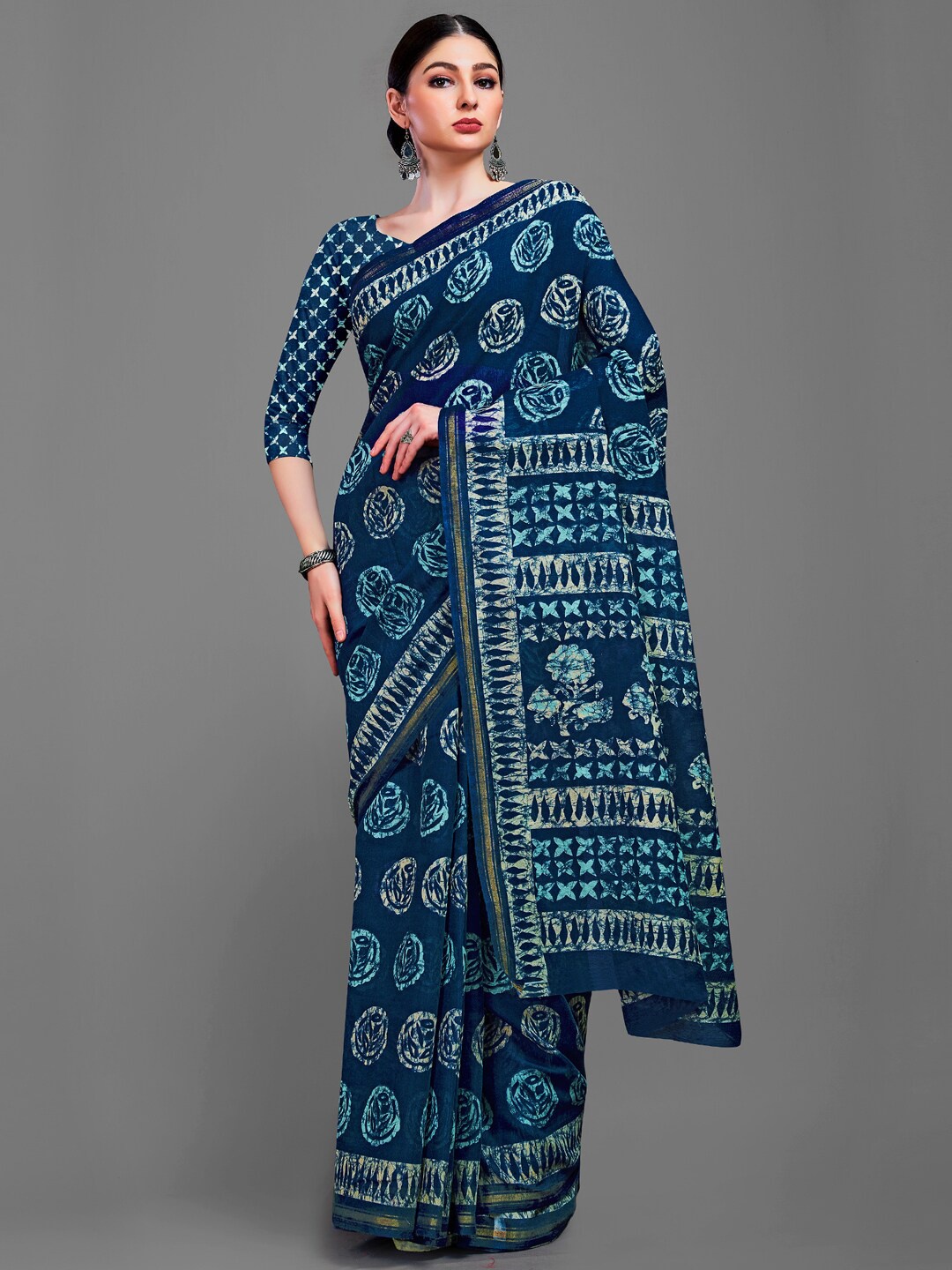 

HRITIKA Navy Blue & Cream-Coloured Batik Zari Block Print Saree