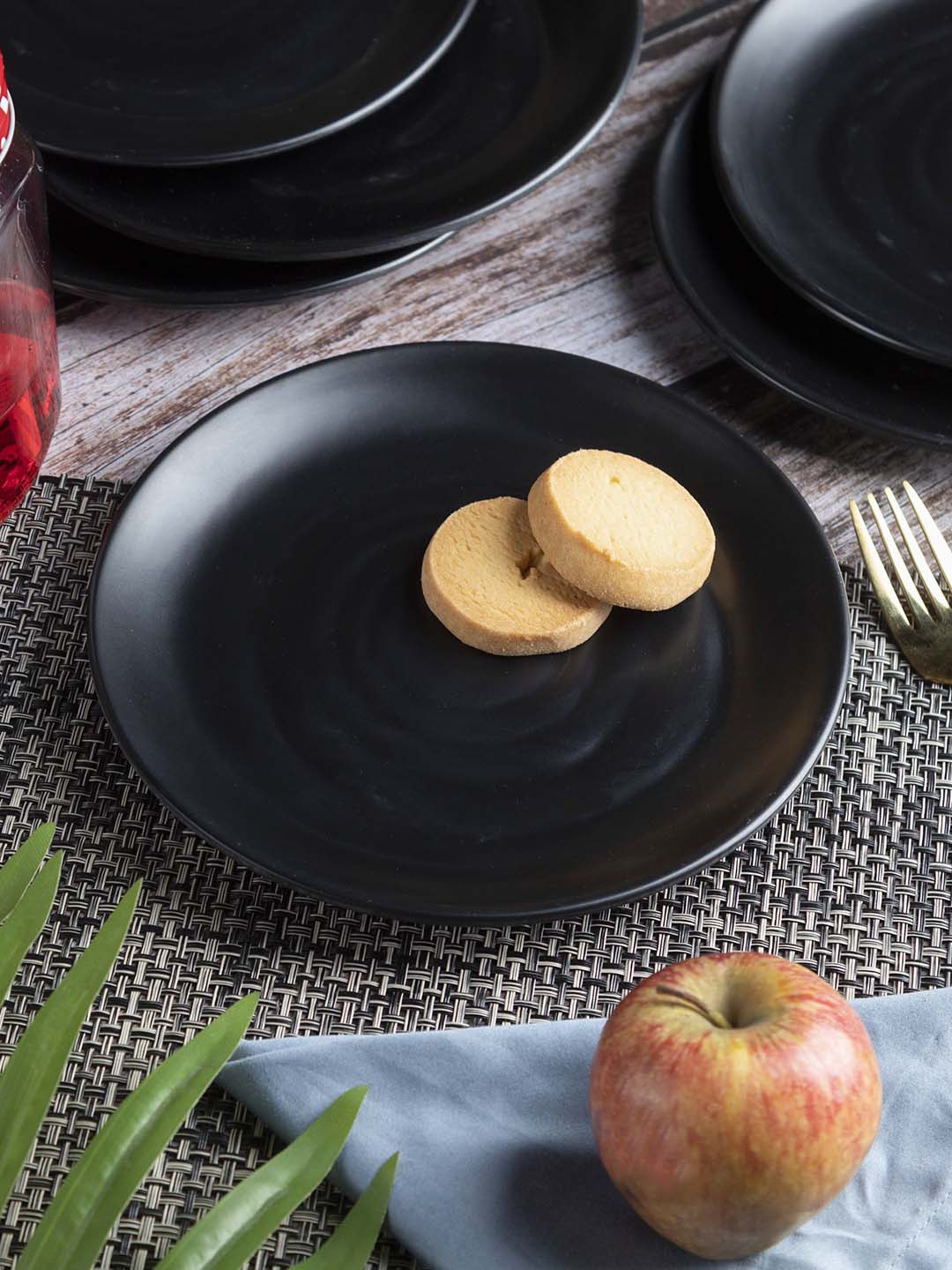 MARKET99 Black 6 Pieces Melamine Matte Plates